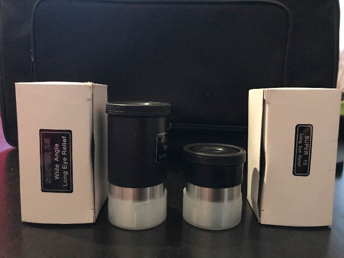 Oculares de 25 mm (izquierda) y 10 mm (derecha).