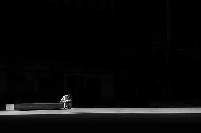 dramática imagen en blanco y negro filmada en una película