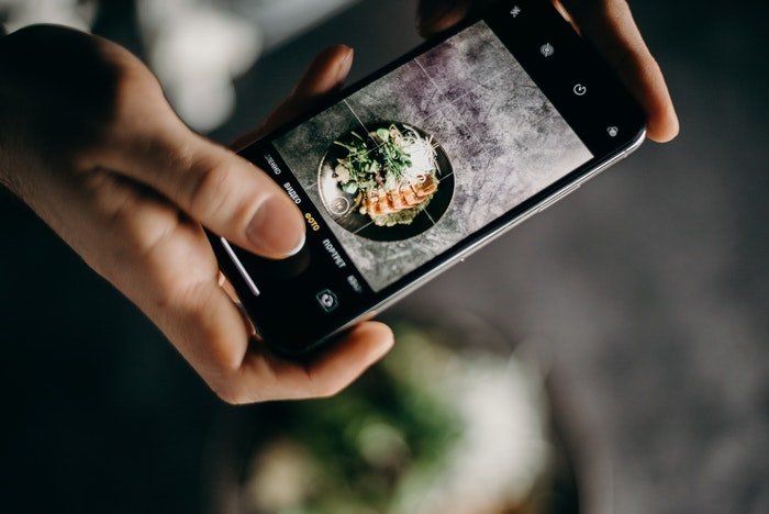 Composición de fotografía de alimentos usando una guía de cuadrícula