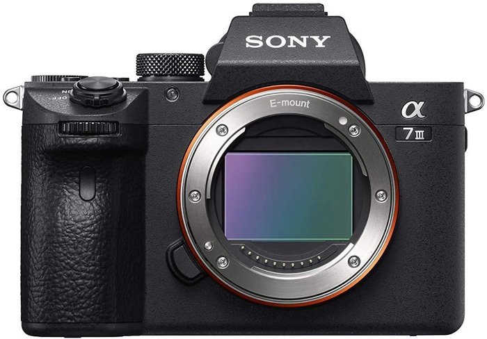 una imagen del cuerpo de una cámara sin espejo de fotograma completo Sony A 7 III