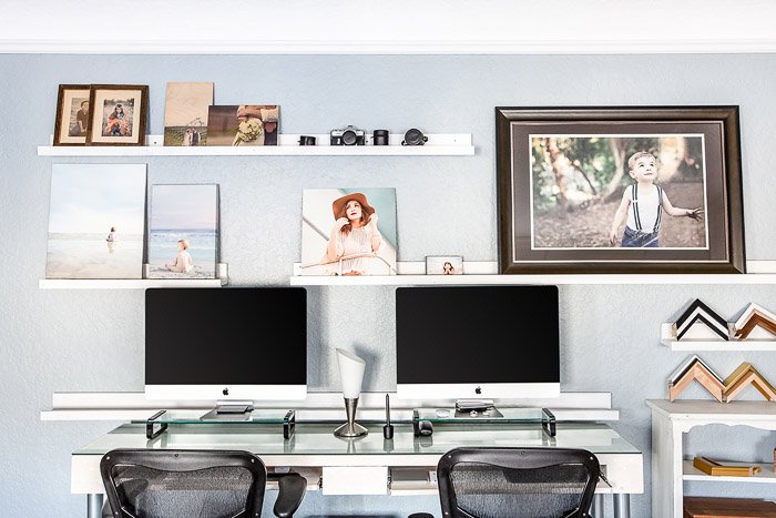 Una vista de la oficina en casa de un fotógrafo