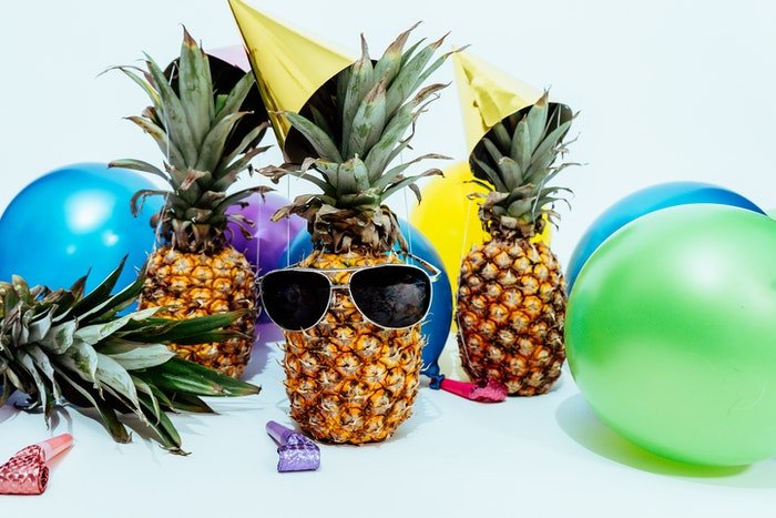 Funky foto de piñas en gafas de sol