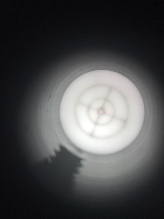 el interior de un filtro solar para tomar fotos del sol