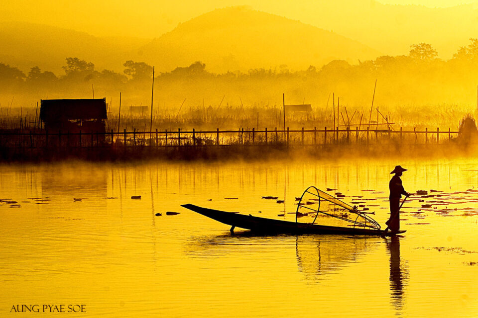 7. Aung-Pyae-Soe - Lago Inle Yellow Dawn Myanmar