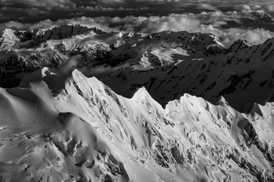 Fotografía aérea Montaña Blanco y negro