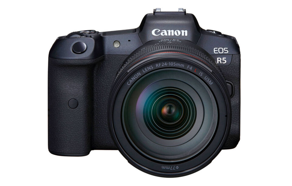 Canon EOS R5 con lente de 24-105 mm