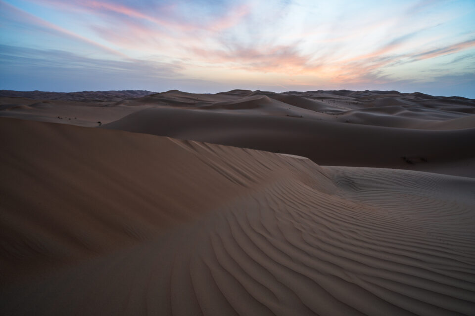 Composición del paisaje del desierto sin excluir las distracciones.