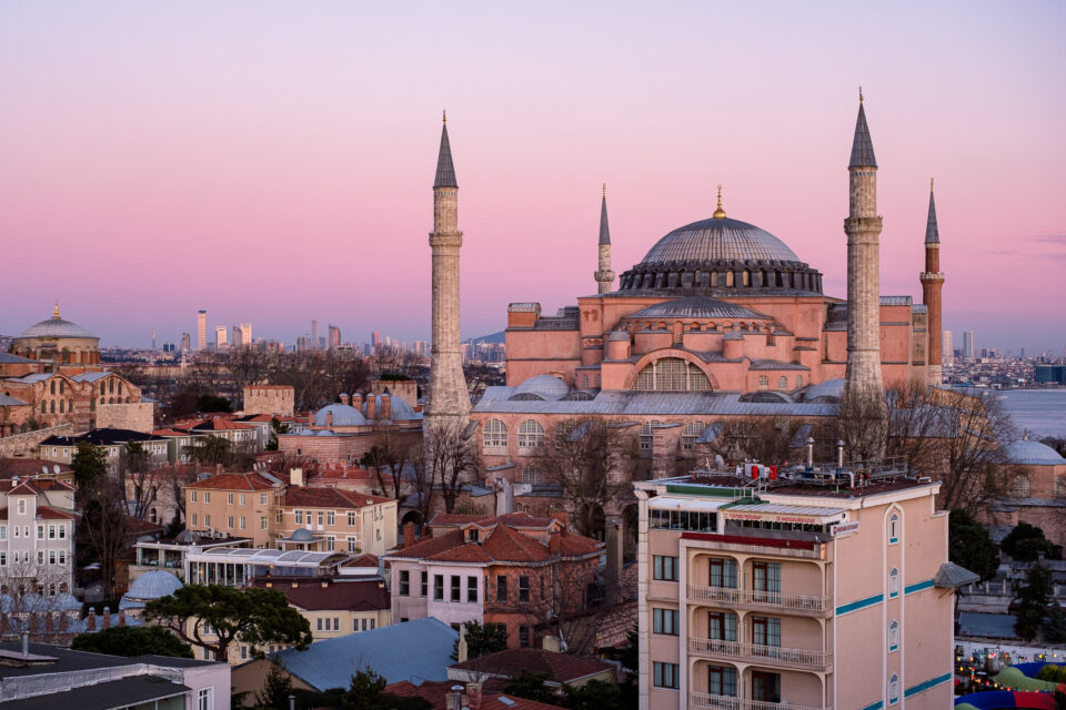 Hagia Sophia al atardecer, capturada con fuji XF 16-80mm f/4 R OIS WR