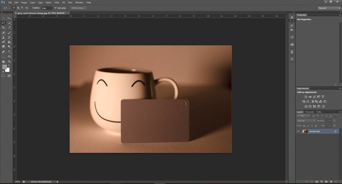 Una captura de pantalla que muestra cómo hacer la corrección de color en Photoshop con una tarjeta gris