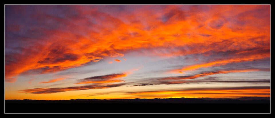 Con un marco exterior negro