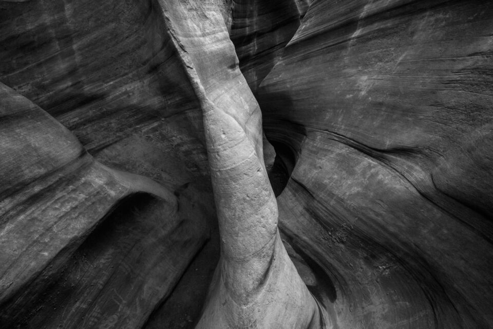Slot Canyon Monocromo