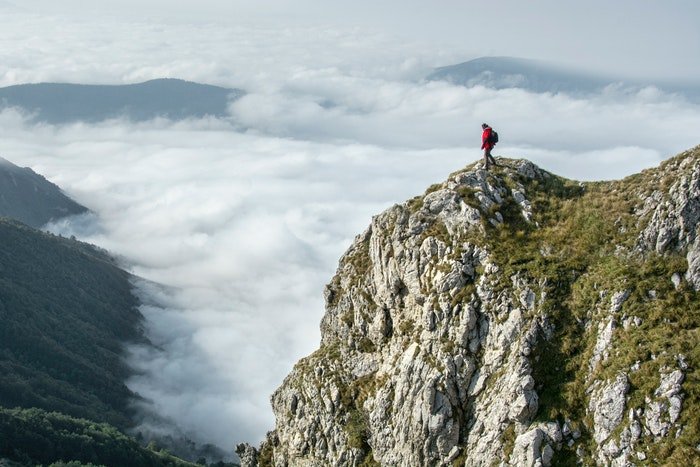 Paisaje montañoso tomado desde una perspectiva de vista de pájaro