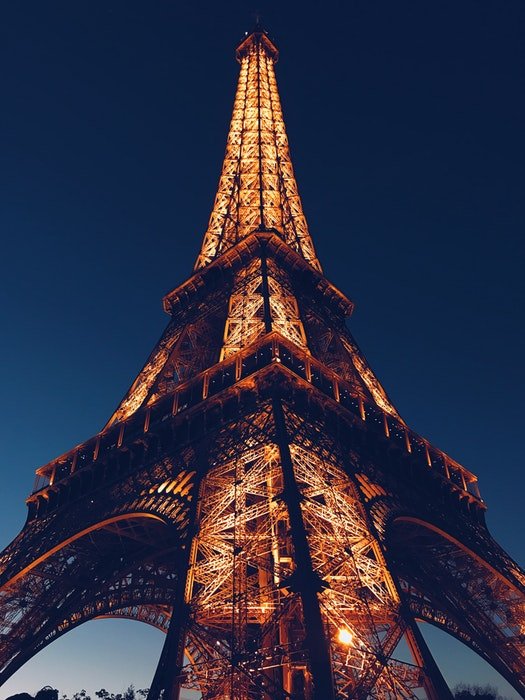 La torre Eiffel de noche