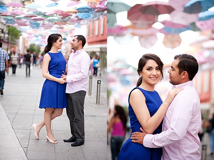 un retrato díptico de una pareja intentando poses de fotos de compromiso al aire libre